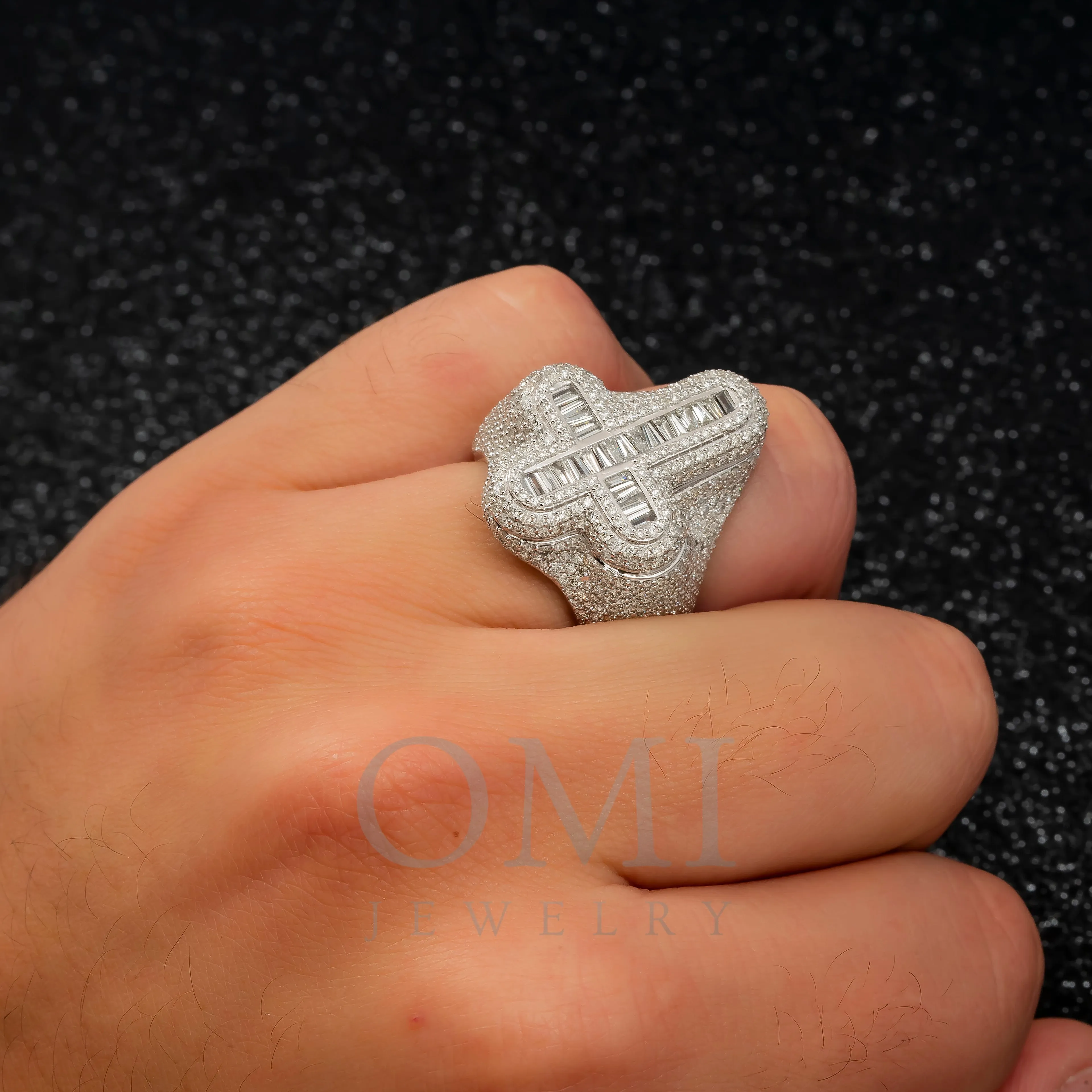10K GOLD BAGUETTE AND ROUND DIAMOND CROSS RING 3.96 CT