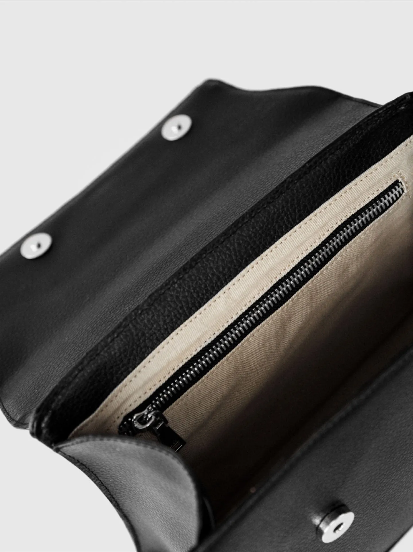 Ivy MIRUM Leather Vegan Handle Bag |  Black & Silver