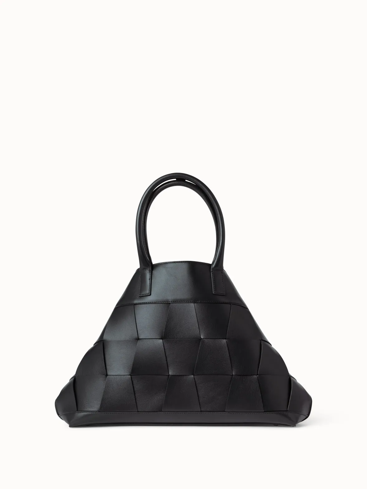Small Ai Schultertasche aus geflochtenen Ledertrapezen